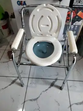 Kursi BAB lansia sella