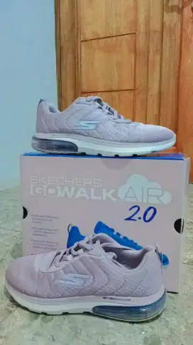 Sepatu skechers
