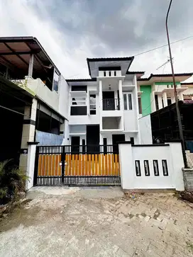 Rumah 2Lantai Full Renovasi Cantik, dlm komplek, Lokasi Ringroad