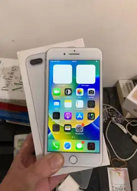Iphone 8 Plus 64GB Silver No Minus Fullset
