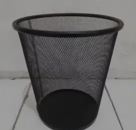 Tempat Sampah Besi Jaring Kantor