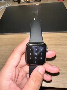 Apple Watch Series 4 40mm Grey Like New