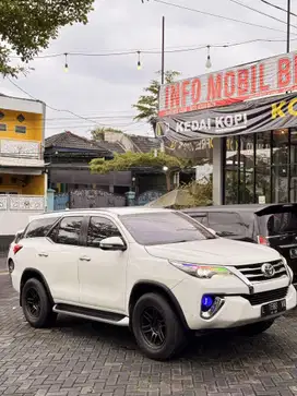 TOYOTA FORTUNER VRZ 2.4 DIESEL / SOLAR 2016 AUTOMATIC