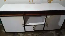 Lemari gantung simpel