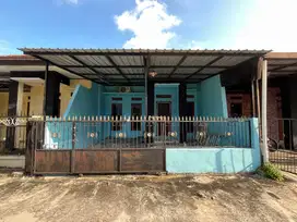 RUMAH DIKONTRAKKAN, SEMI FURNISHED, STRATEGIS, DEKAT KAMPUS