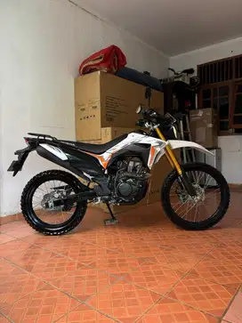 HONDA CRF 125 Tahun 2022 PUTIH