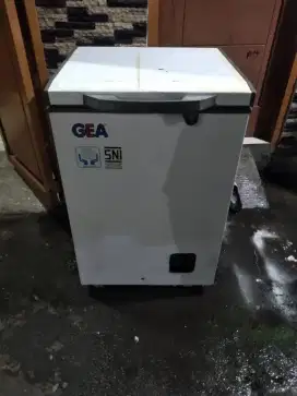 dijual cepat freezer box