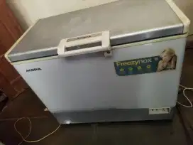 Freezer Box Modena 250L murah
