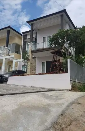 RUMAH VILLA SONGGORITI KOTA BATU