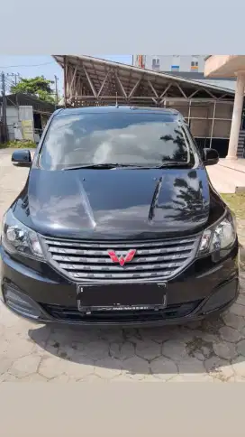 Wuling confero hitam