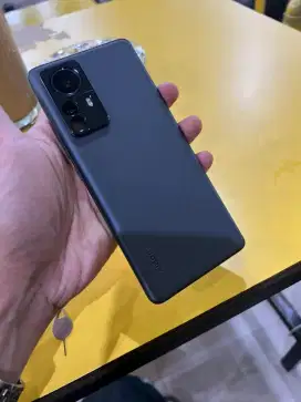 Xiaomi mi 12 pro 5G 12+256 HP aj mulus banget.Minus tipis. Bs tt