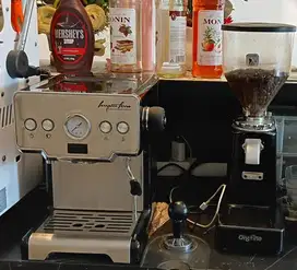 coffee machine and Grinder coffee