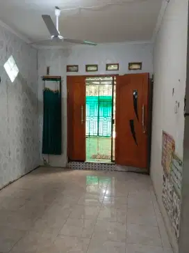 Dijual Cepat (BU) rumah lokasi strategis (NEGO) M2...Minat lsng Chat