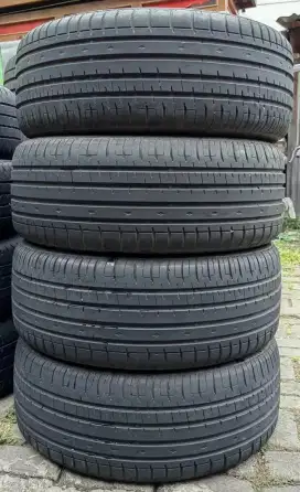 ban Accelera PHI 225/50/18