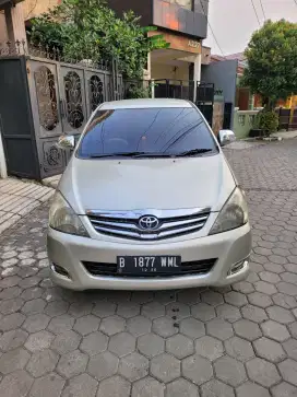 KIJANG INOVA G AT 2010