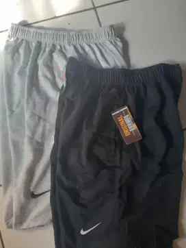 Celana kolor 25 ribu