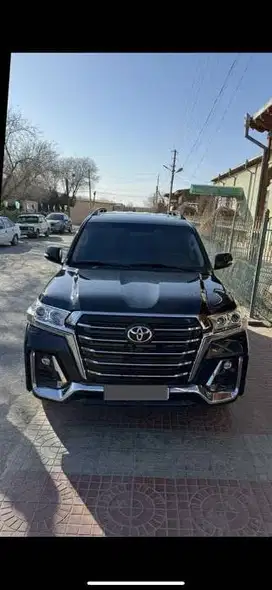 Mobil toyota land cruiser keluaran 2019