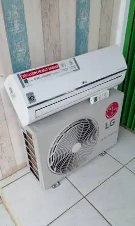 AC LG dual inverter 1/2pk like new