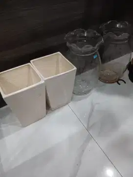 Pot hiasan buanga buat ikan hias juga bias.