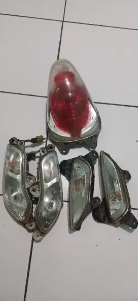 Lampu sen dan lampu rem scoopy 2014 original copotan