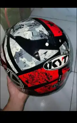 Dijual Helm KYT R10 kondisi masih mulus