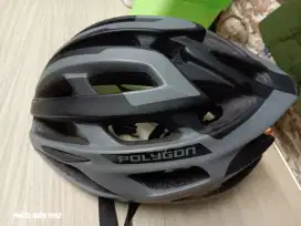 Helm sepeda polygon