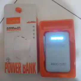Powerbank fleco 8800mAh. Fullset like new