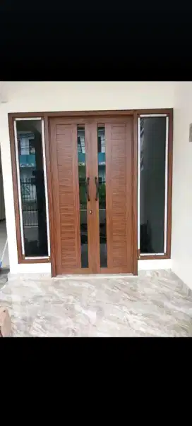 Pintu kaca almunium
