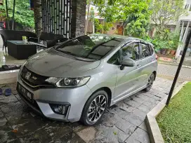 Honda jazz RS 2016 istimewa, tgn 1 dari  baru Km 39.000 asli,