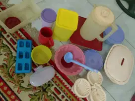 Tupperware keluaran pertama