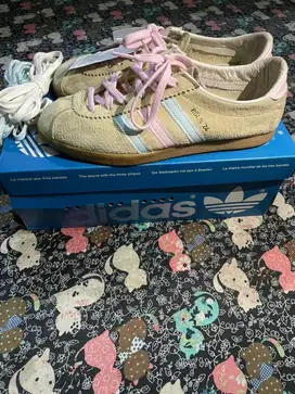 adidas koln 24 size 39 1/3 yellow