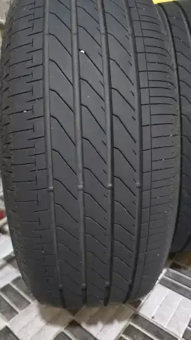Ban Bridgestone Turanza T005a 215/55/R17