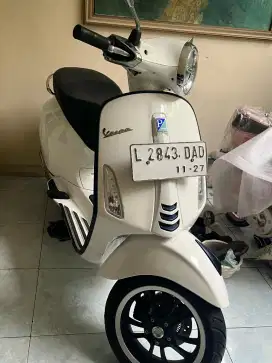 Di jual motor primavera vespa