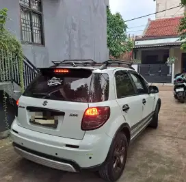 Dijual SX4 2009 putih matic