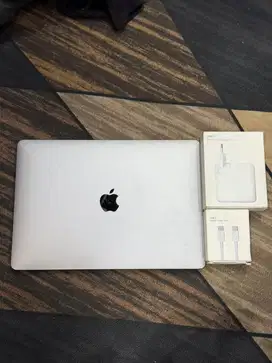 macbook air 2020 256gb cc rendah mesin segel bergaransi no minus