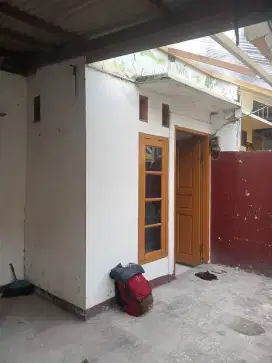 Disewakan rumah dengan akses terbaik