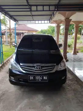 Innova Bensin warna hitam Transmisi Automatic, type v 2.0 at