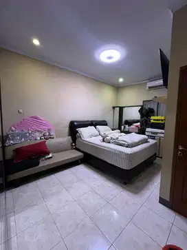 Dijual Cepat! Rumah Semi Furnished 1,5 Lantai di Gading Griya Lestari