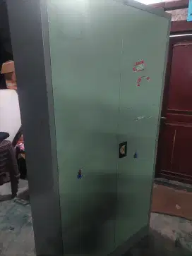 Lemari besi plat tebal berat