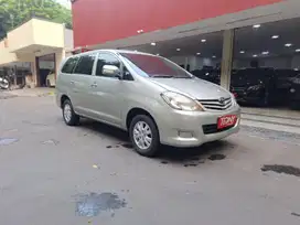 Toyota Kijang Innova 2.0 Manual 2010 Silver
