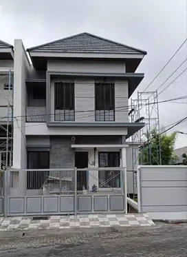 Rumah baru gress klampis anom (wisma mukti) row jalan 5 mobil