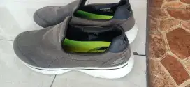 Sepatu Pria Skechers Crocs Ori