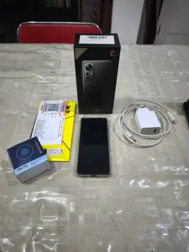 Xiaomi 12 8/256GB (ada minus), Fullset + Bonus