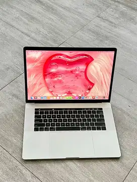 MACBOOK PRO  15 INCH 2018 RETINA MULUSS