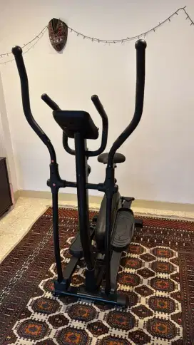 Elliptical Trainer Bekas