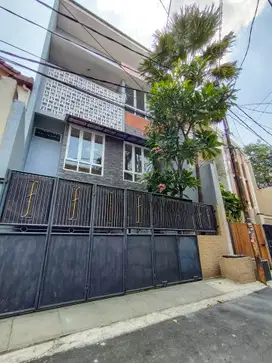 Rumah Dijual Jati, Rawamangun - Dkt Ace Rawamangun, Komplek. NEGO