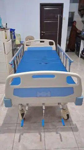 Ranjang pasien bekas pakai 3 crank
