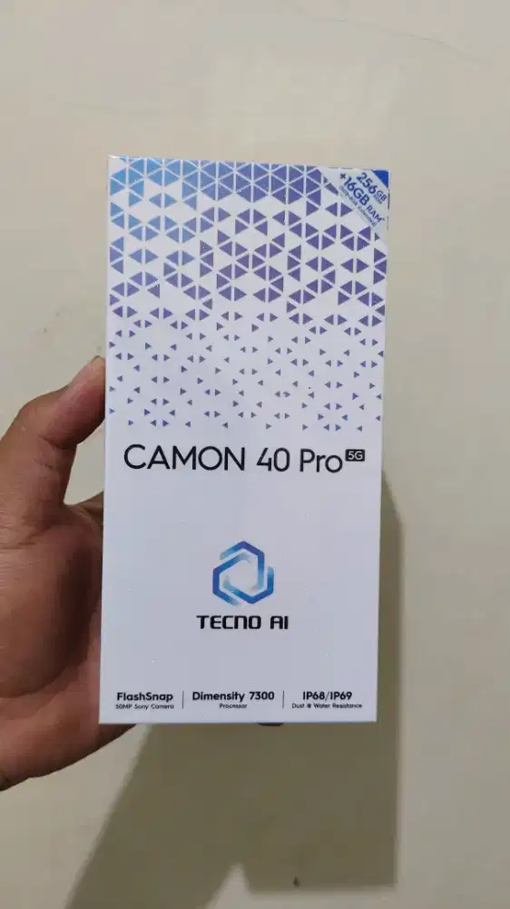 Tecno Camon 40 Pro 5G 8/256 Black Garansi resmi Indonesia