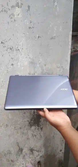 Acer Aspire E3-112 Blue Ram 2gb SSD 128 gb Second