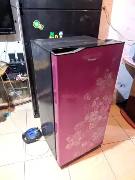 Kulkas panasonic sepintu